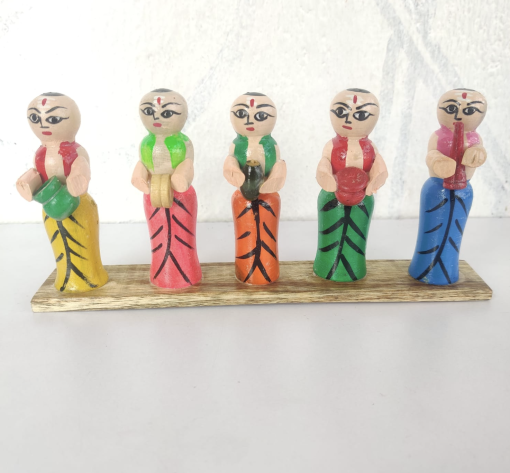 Wooden Pandit Band Set Showpiece